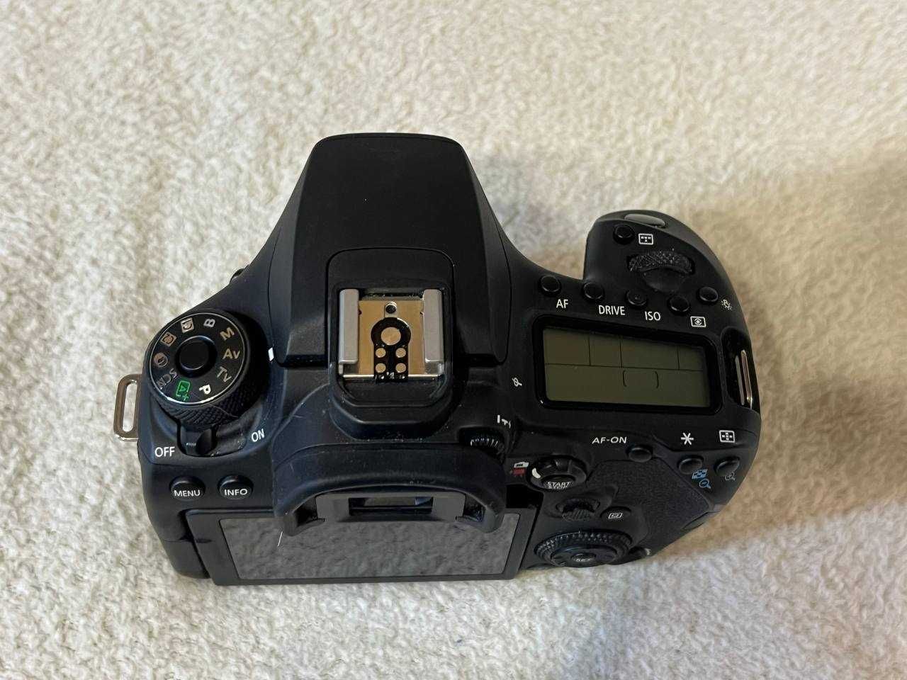 Фотоапарат Canon EOS 90D