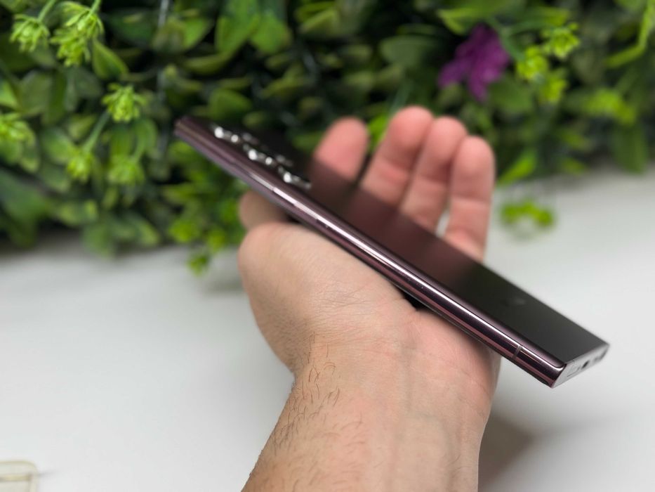 Samsung Galaxy S22 Ultra 256GB 12GB Ram Burgundy