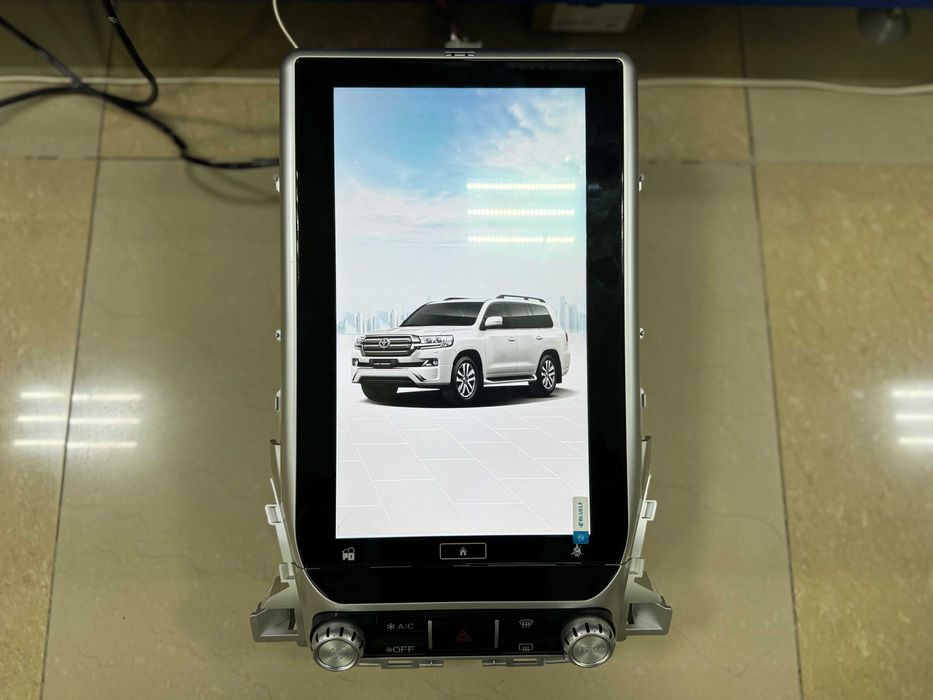 Проигрыватель, автомагнитола Tesla на Toyota Land Cruiser 200