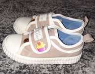 Tenisi Reserved, marimea 27, 17 cm int., se vand cu sau fara accesorii