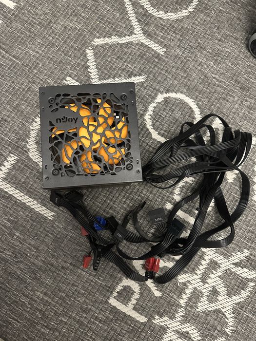 Sursa PC nJoy Synergy 600 80+