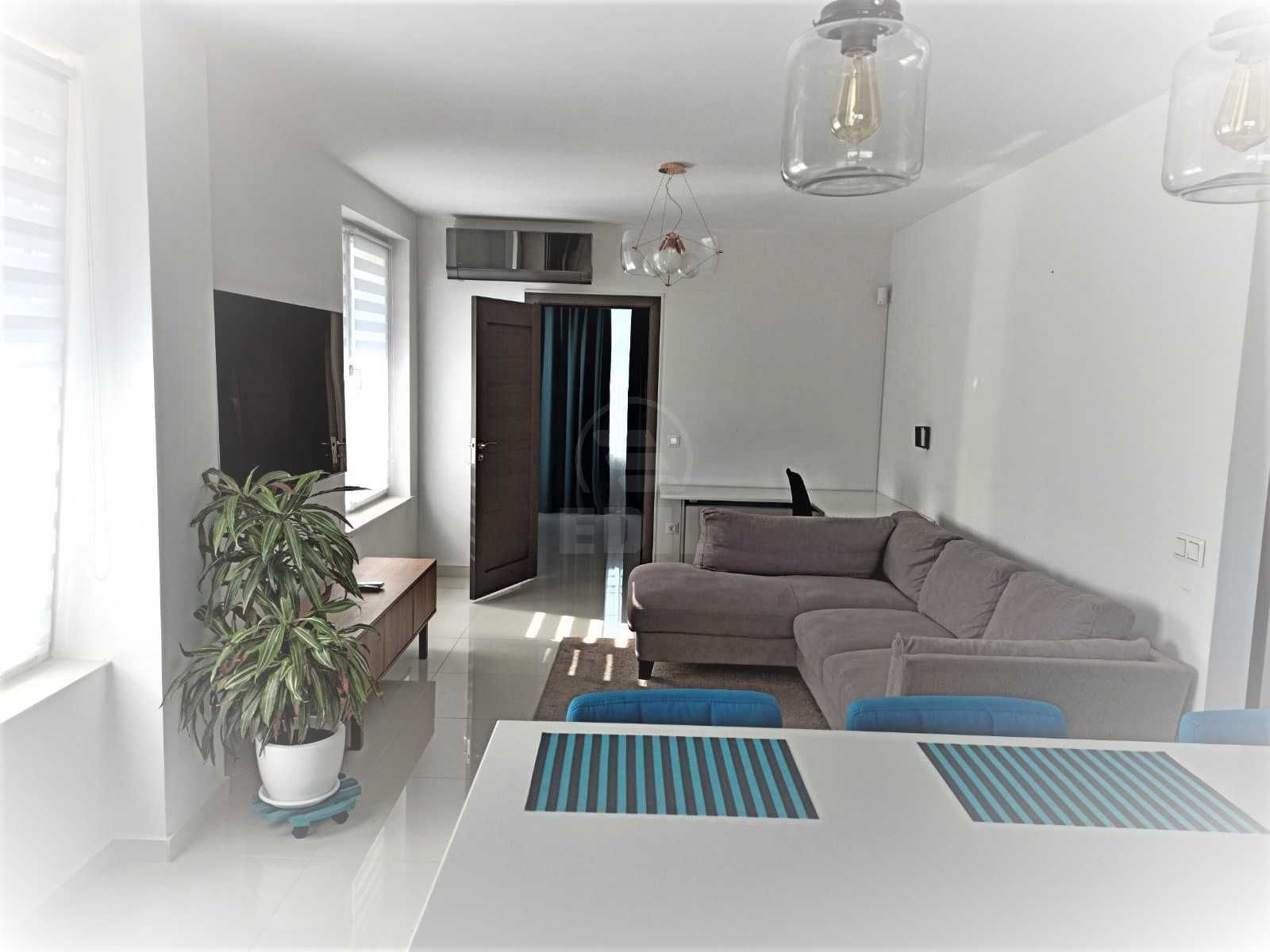 Inchiriez apartament