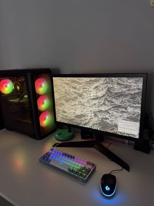Vand setup complet de gaming PC-Monitor-Tastatura-Mouse