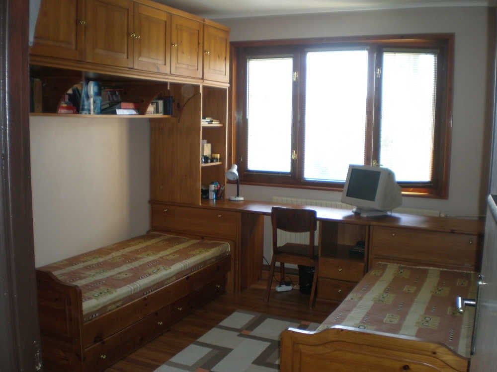 Дървена секция от масив + 2 легла
