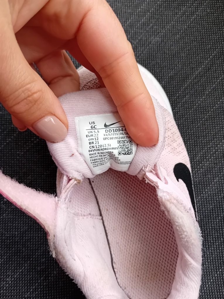 Детски рпзови маратонки Nike номер 22 сделка 12 см
