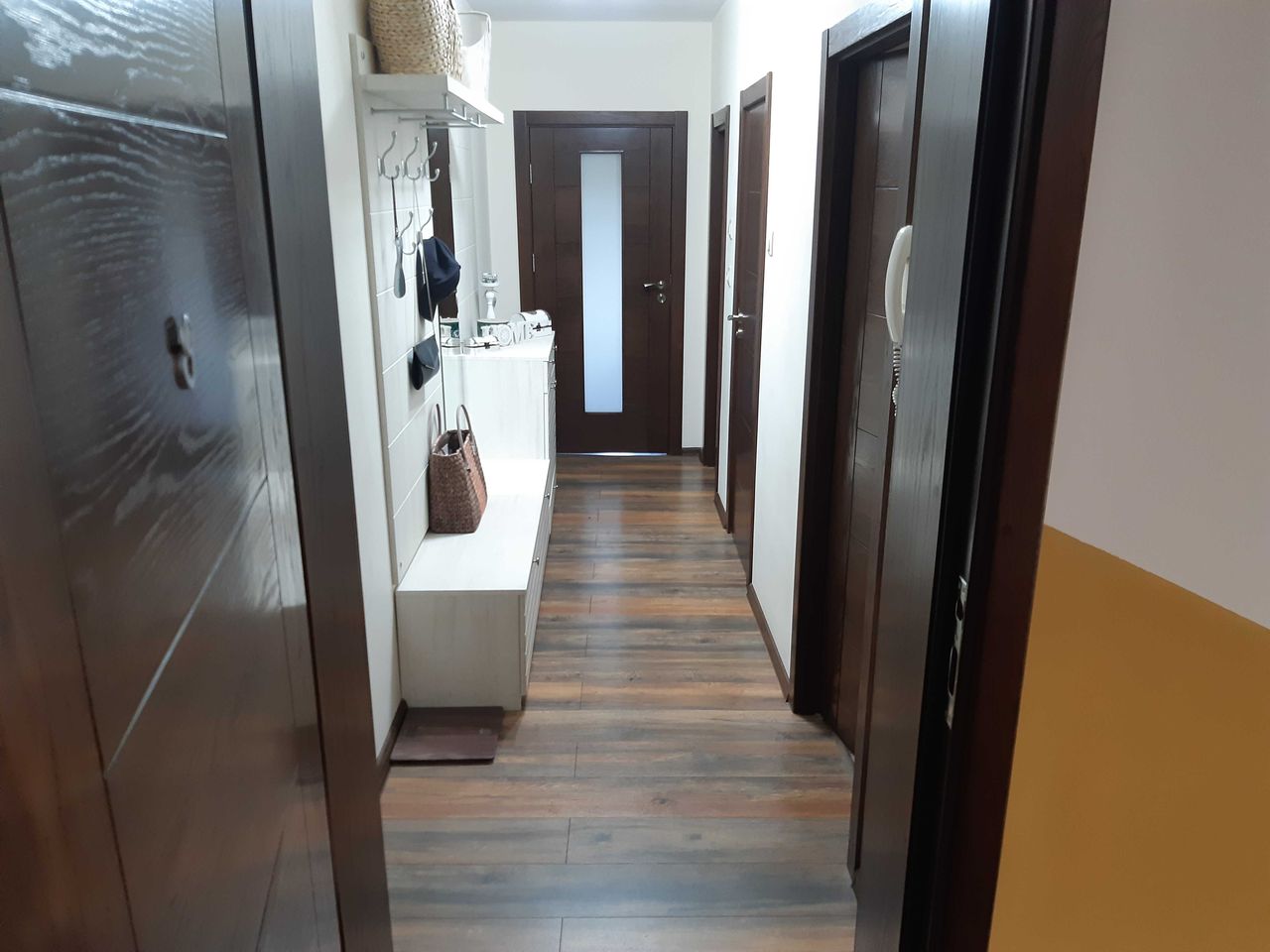 Продава се Тристаен апартамент в Сливен, Младост - 80 кв.м за 1663 €/кв.м - Снимка #22