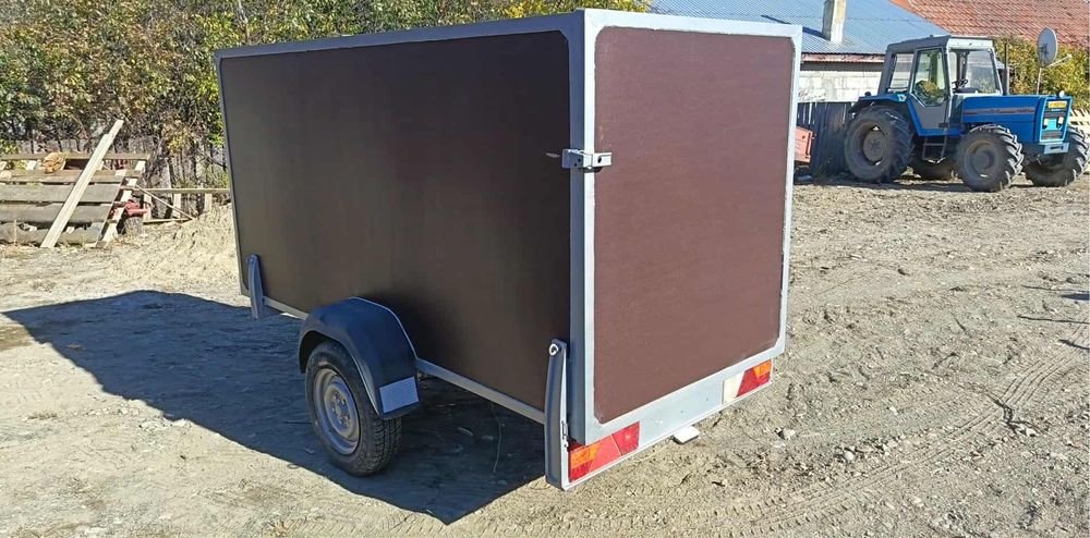 Vând remorcǎ 750 kg