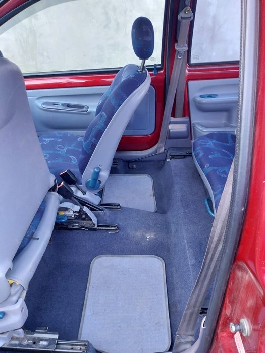 Vând Renault twingo