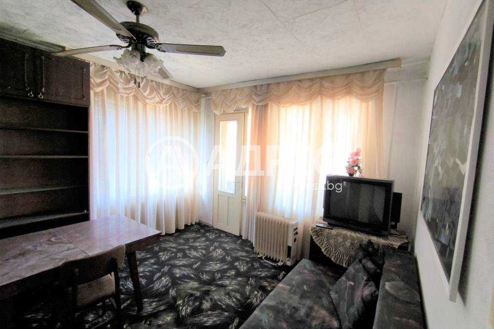 Продава се Тристаен апартамент в Разград, Център - 125 кв.м за 816 €/кв.м - Снимка #4