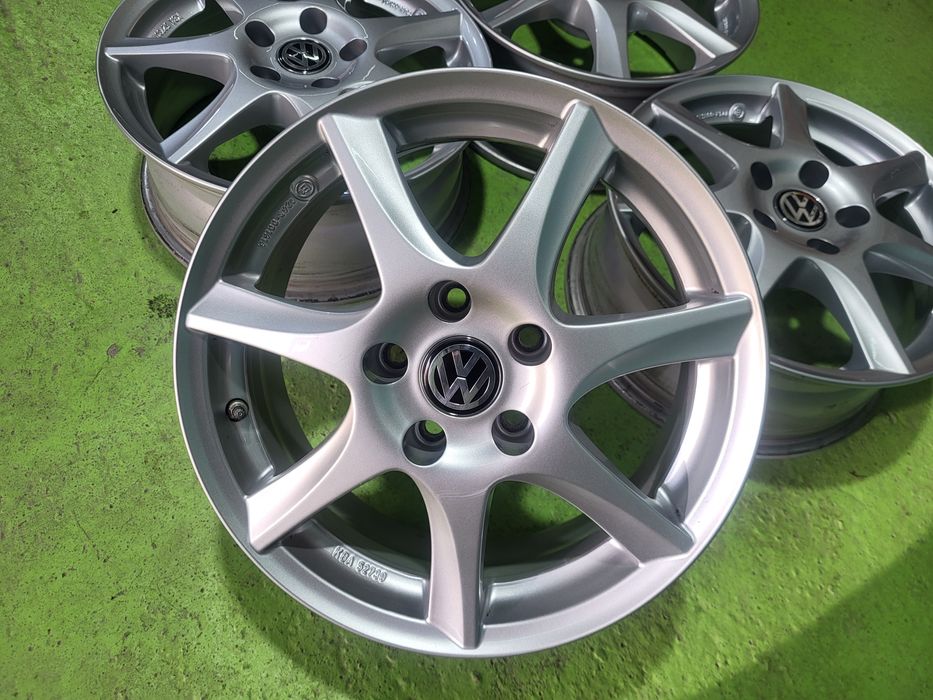 16 5x112 Vw Passat Touran Caddy Golf Skoda Audi лети джанти 5х112