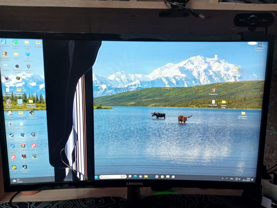 Продам монитор Samsung,рабочий,треснул экран