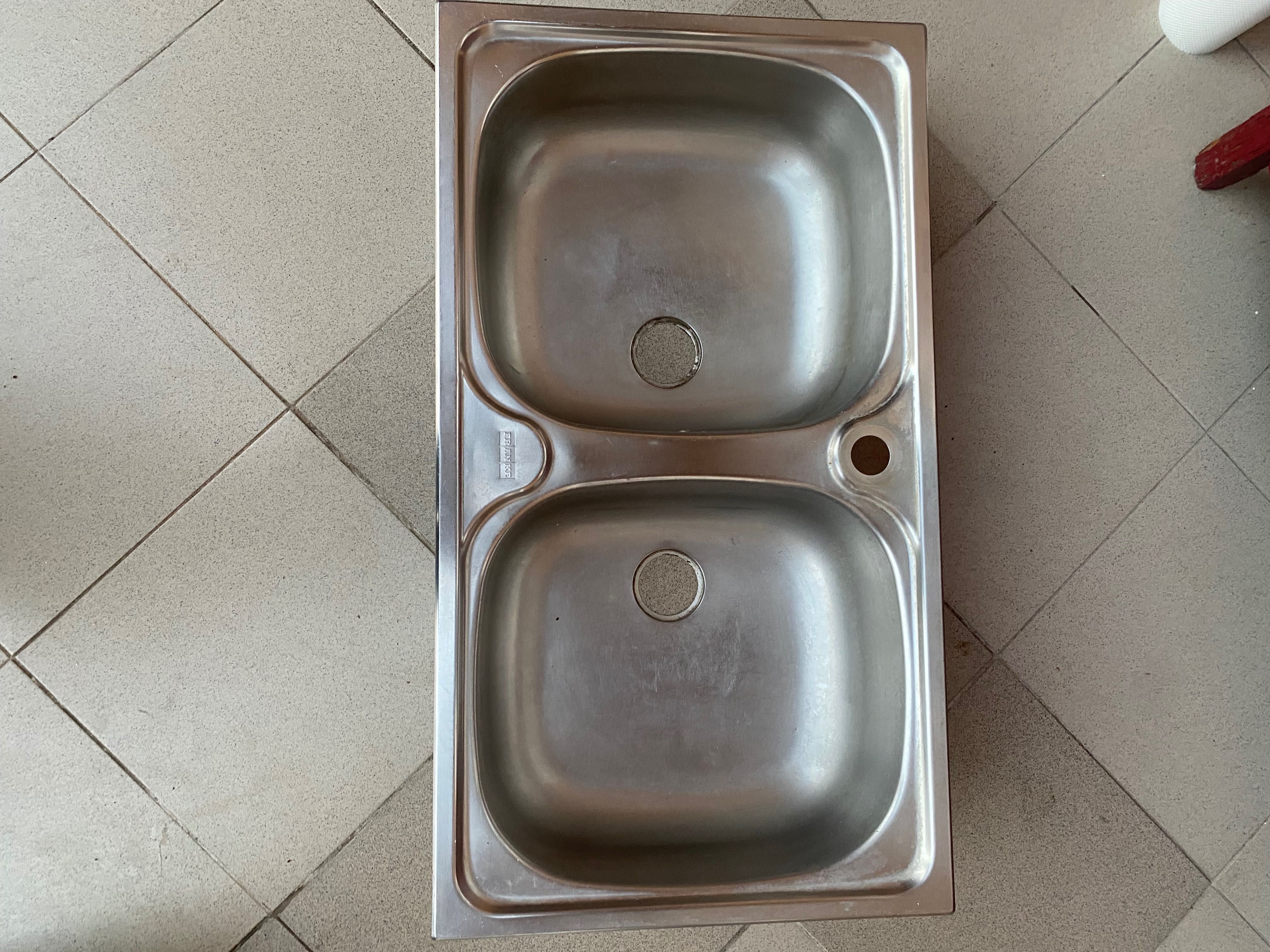 Vând chiuvetă cu 2 cuve din inox