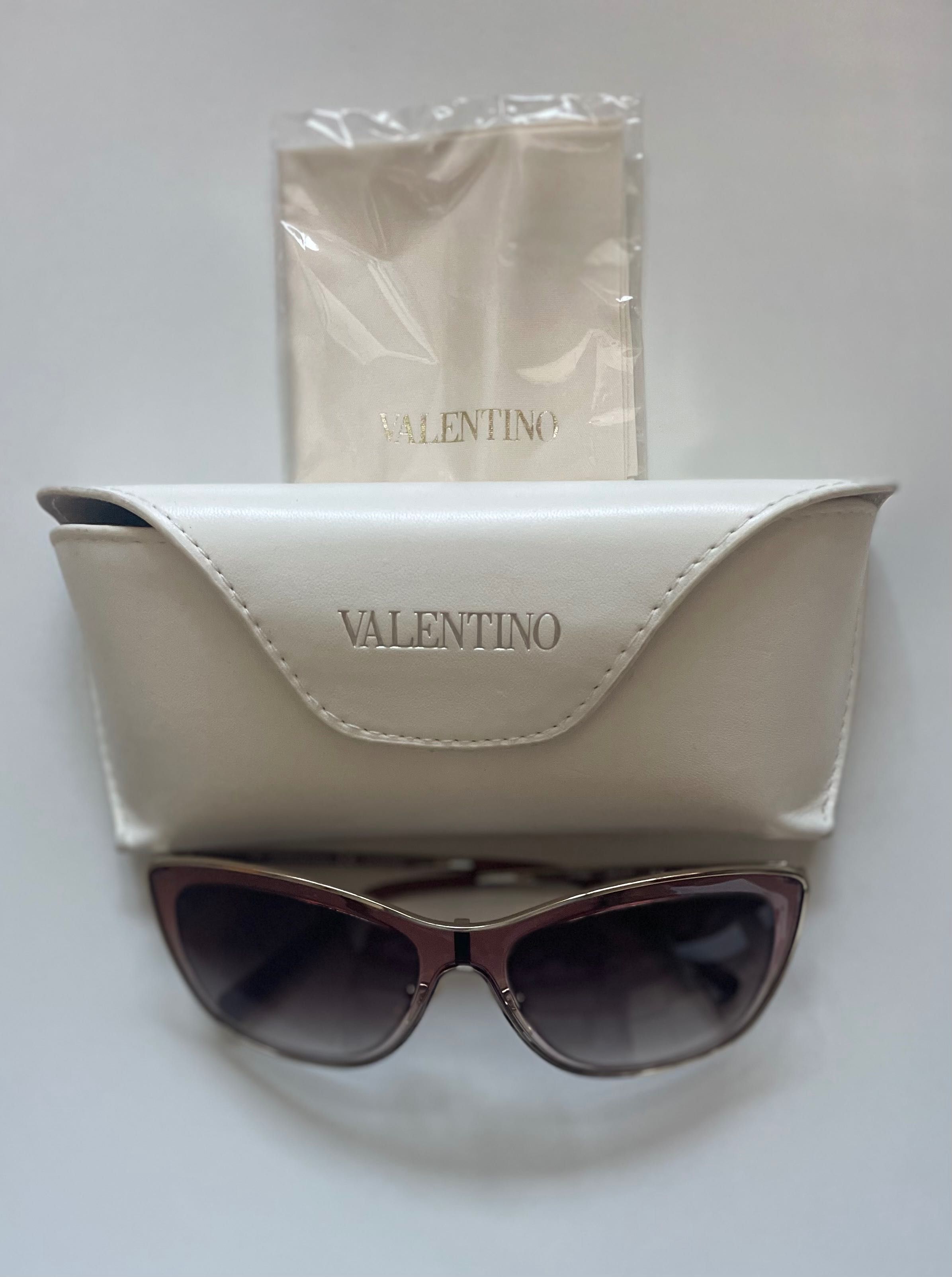 Слънчеви очила Valentino