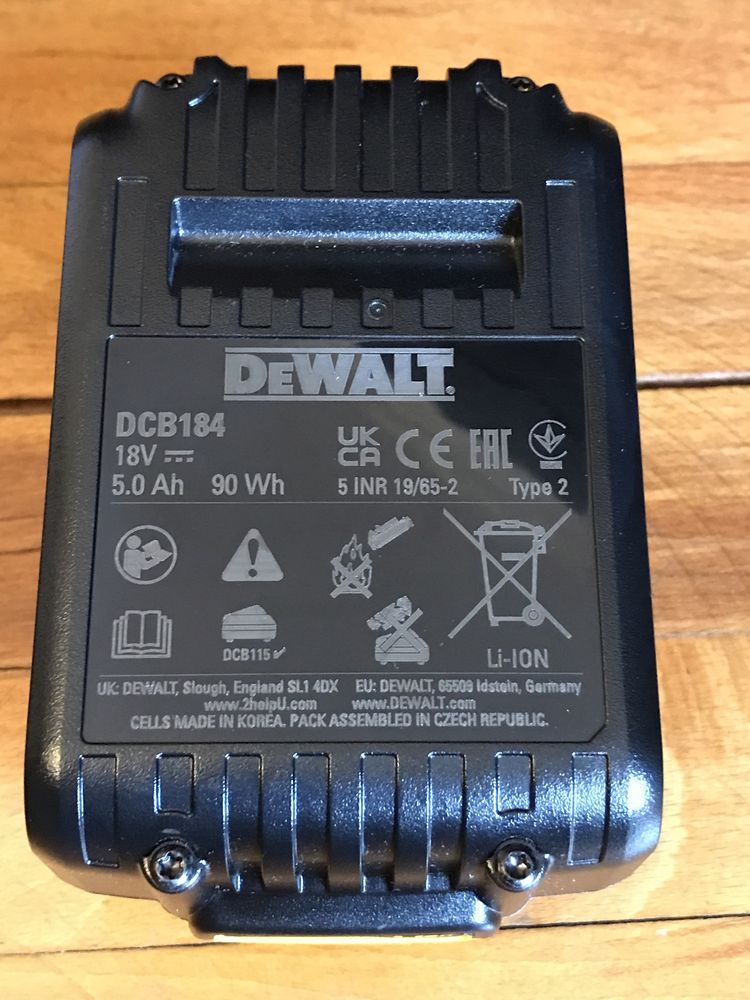 Acumulator-DeWalt_XR/Li-Ion/18V/5Ah, tip: DCB184-CEHIA, NOU/original