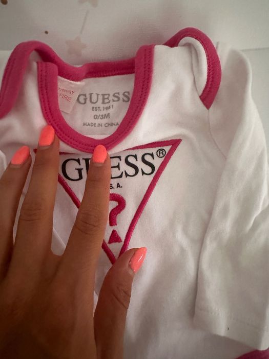 Бебешко боди Guess