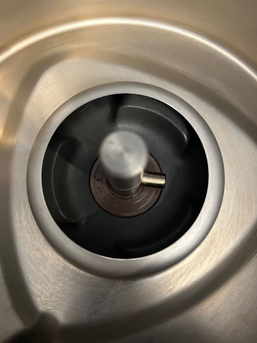 Професионална сокоизтисквачка Robot coupe J80