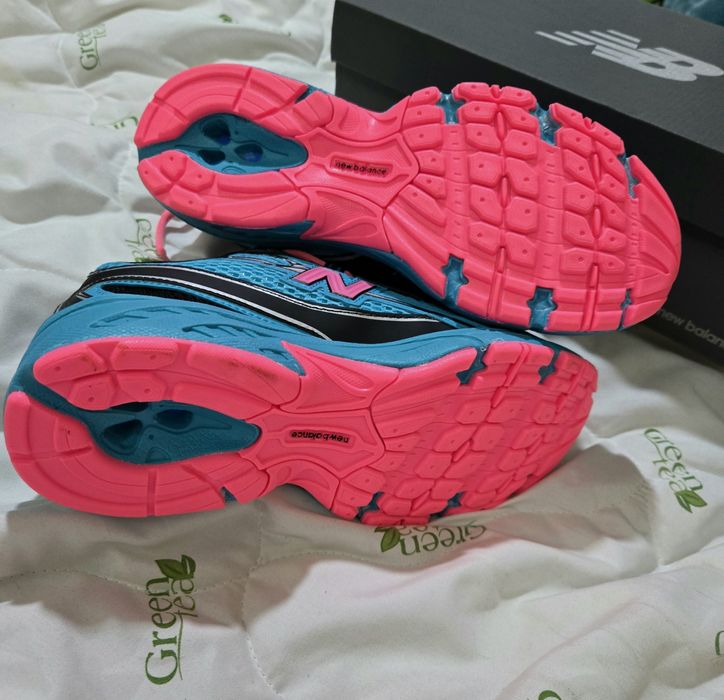 New Balance жестоки цветове нови с оригиналната си кутия 38.5 номер