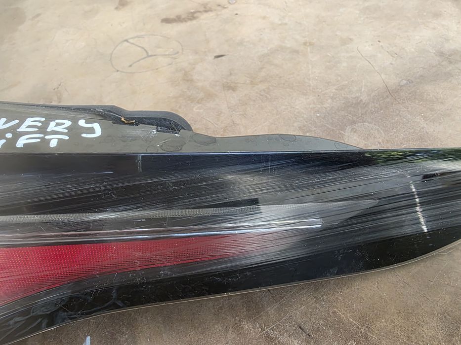 Land Rover Discovery facelift 2023 десен стоп 21-