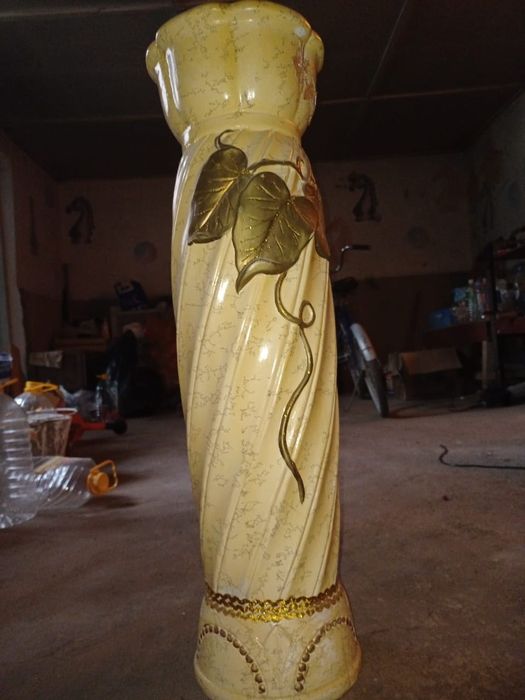 Құмыра сатылады.