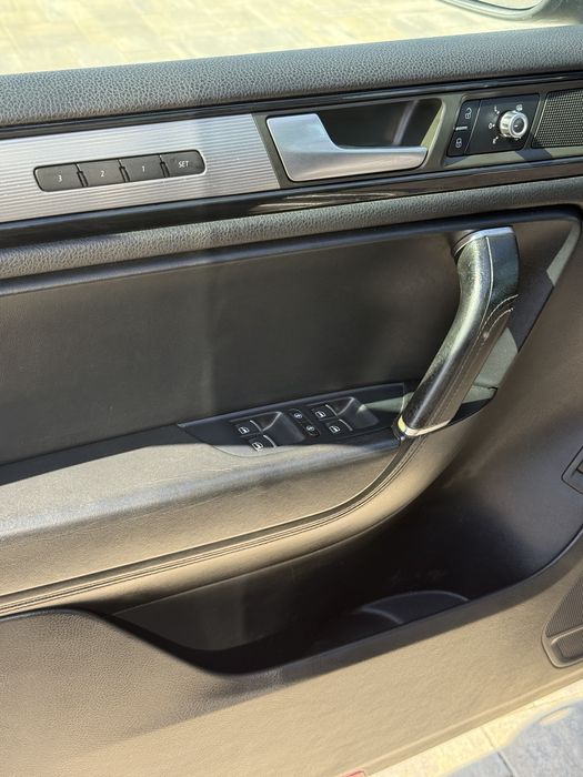 Volkswagen Touareg 4,2 v8 “2012”R Line