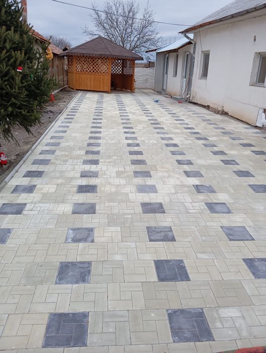 Vând pavele,capace de gard,borduri,rigole.Ofer transport