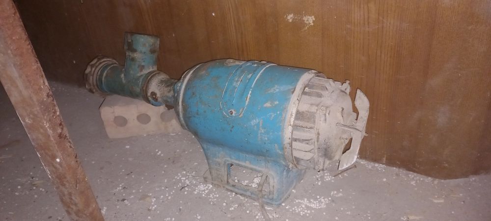 Мясорубка продам