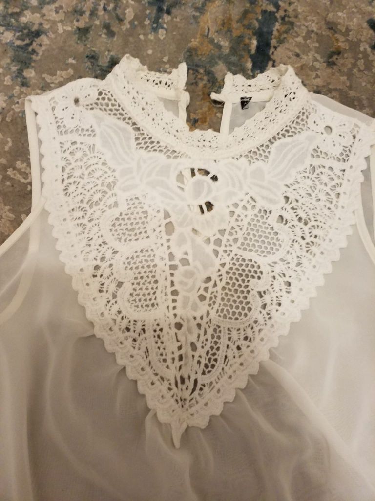 Bluza mătase mărime 38-40, cu dantela bumbac 100%. Transport gratuit.