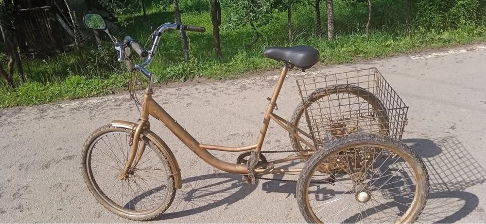 Tricicletă adulți cu 6 vitezs este în stare foarte bună merge tot pe e
