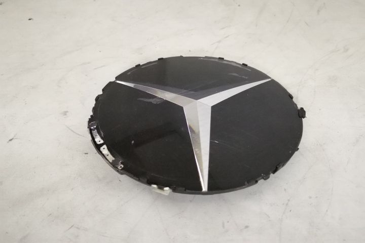 Emblema Grila Centrala Cu Senzor Radar Distronic Si Incalzire Original