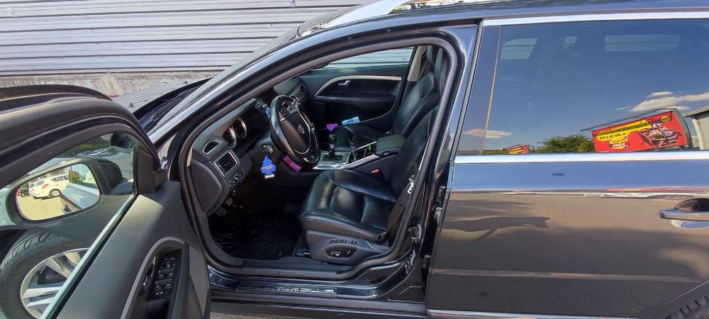 Vând Volvo V70 2011