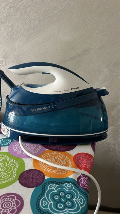 Парна станция PHILIPS GC7054/20