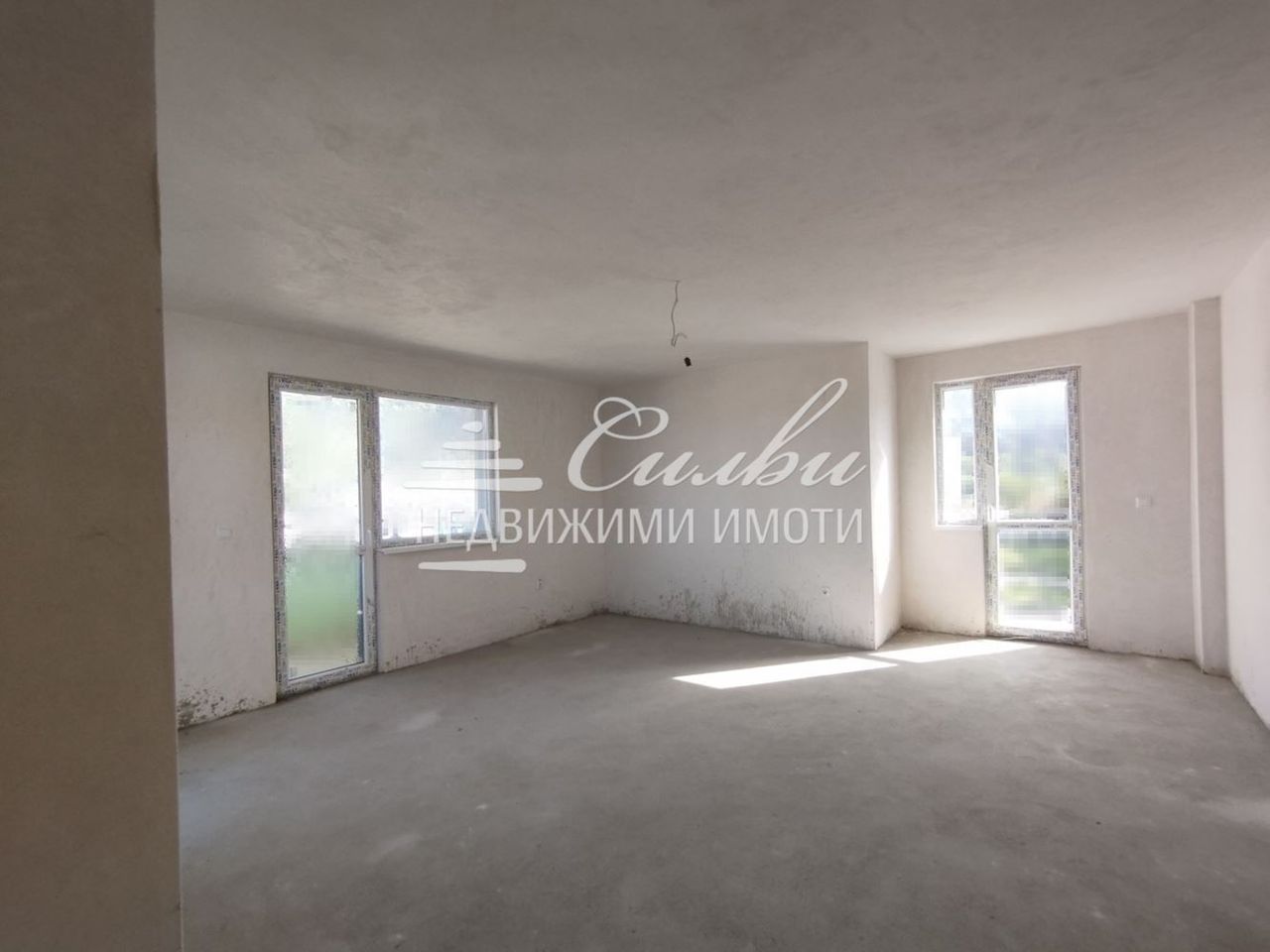 Продава се Тристаен апартамент в Шумен, Дивизионна болница - 135 кв.м за 1038 €/кв.м - Снимка #2