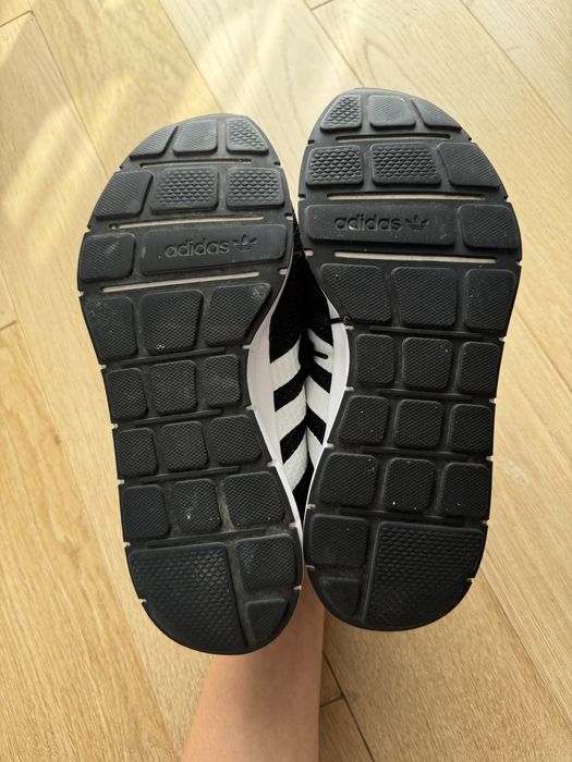 Маратонки Adidas, размер 40 черни