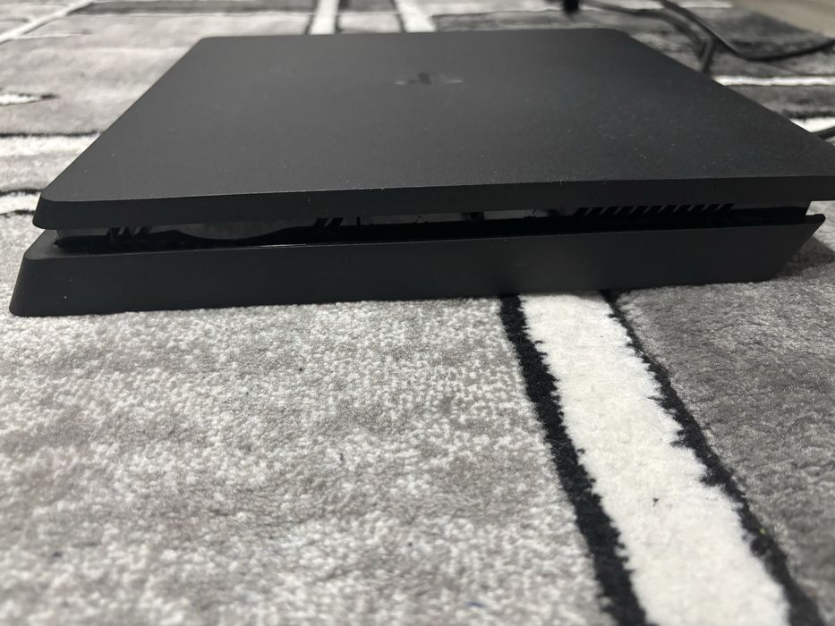 Ps4, 2 console si cabluri pt PlayStation