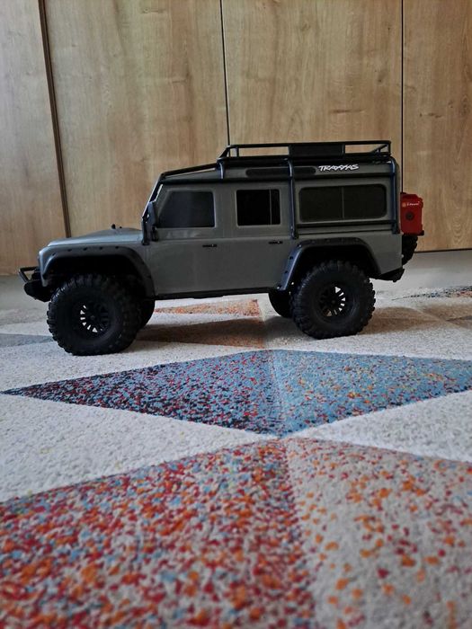 RC модел Traxxas trx 4 Defender 1/10