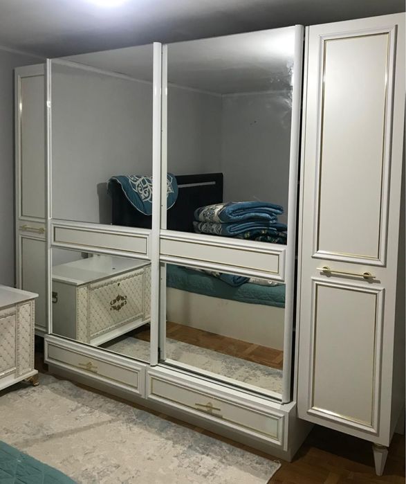 Продам спальный гарнитур