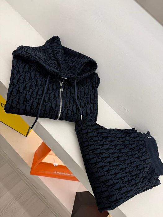 Сетове от две части