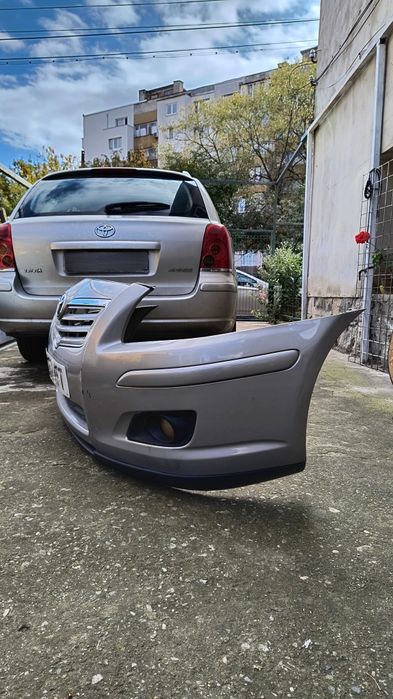 Предна броня за Toyota Avensis