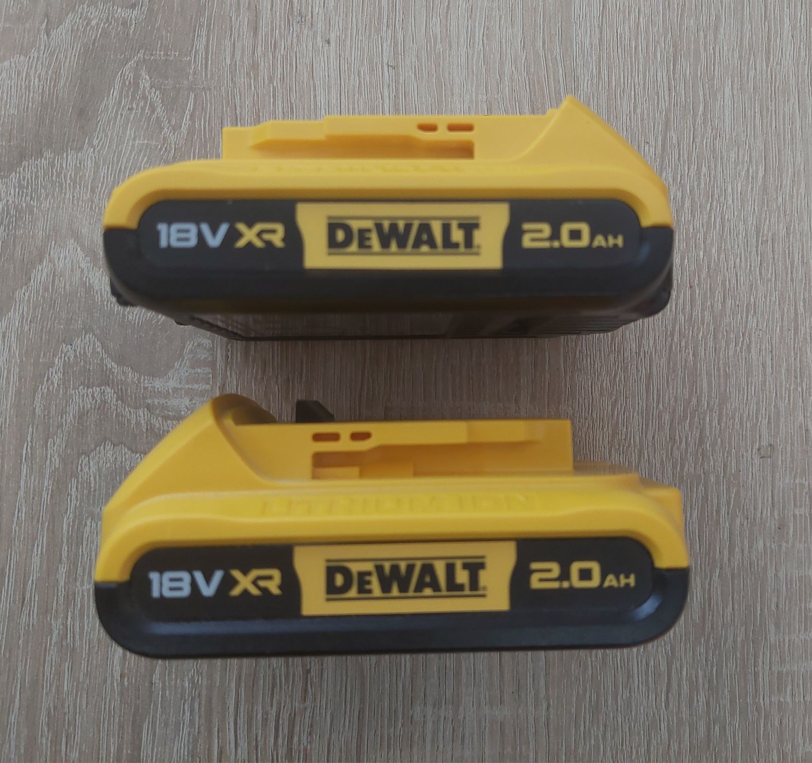 2x DeWalt acumulatori 18V 2ah
