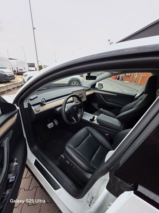 Tesla model y performance