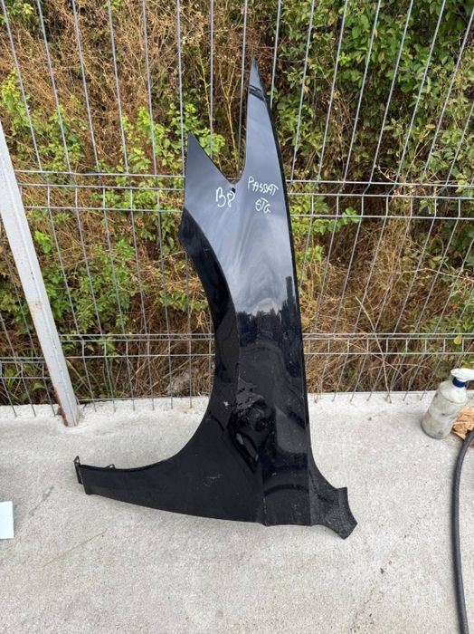 Aripa stanga fata Volkswagen Passat B8 2015/2016/2017/2018 Neagra