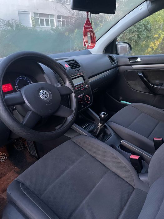 Vând GOLF 5 1.9 TDI