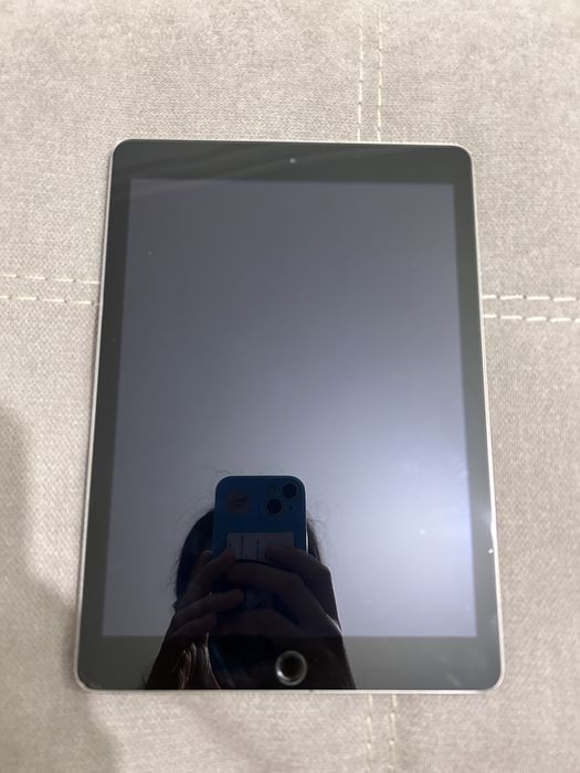 Продам Ipad 5го поколения