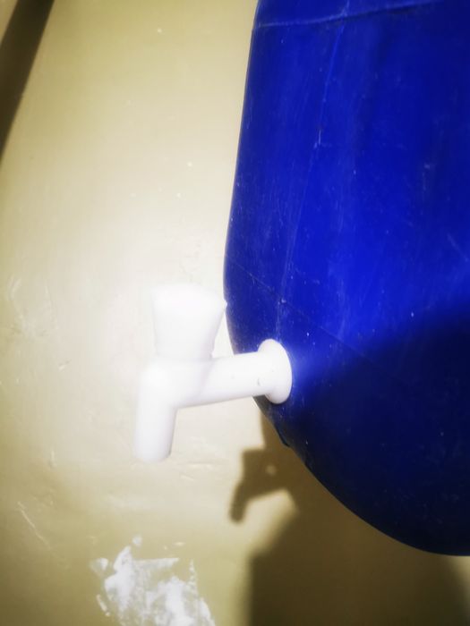 Туба за вода с канелка 10l + бидон 20l