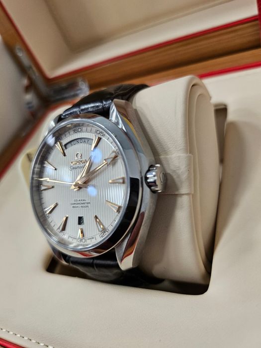 Ceas Omega Seamasters Aqua Terra Day - Date White Dial