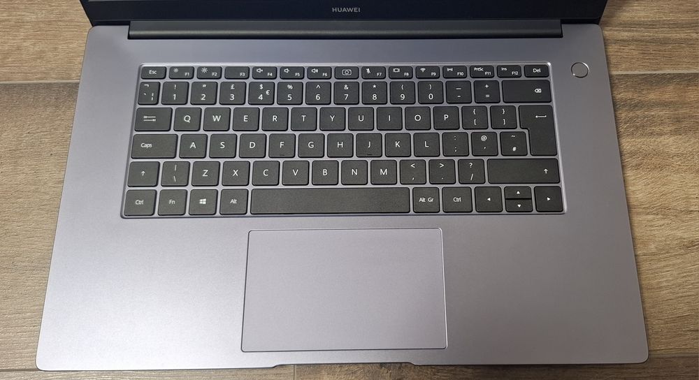 Huawei MateBook D15 | Ryzen 5 | 8GB RAM | 256 SSD|