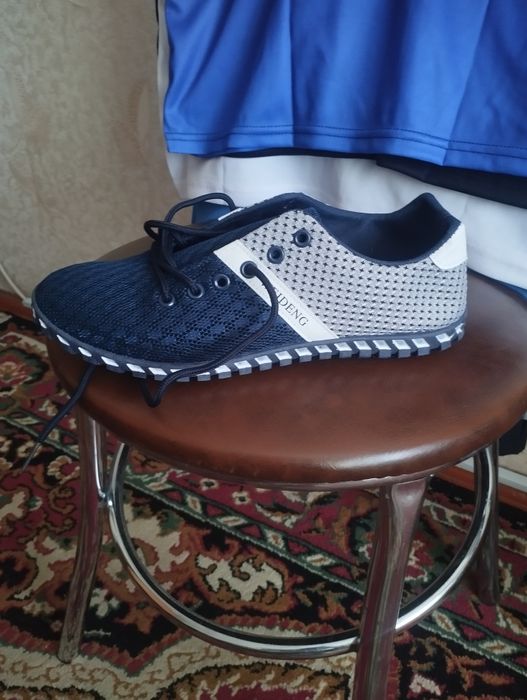 Продам обувь летнию