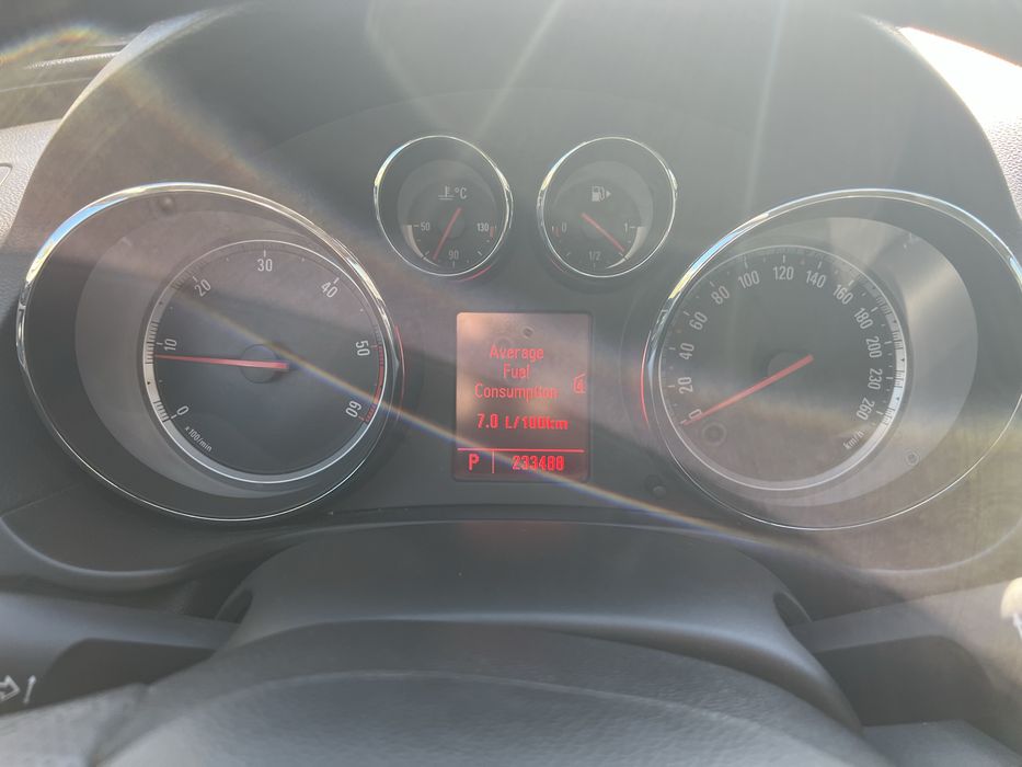 Vand Opel Insignia,autoturism intretinut,tinut in garaj