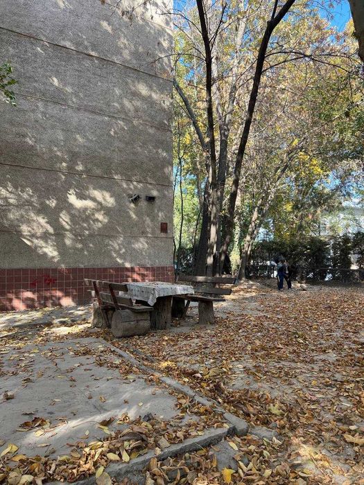 Квартира под офис/Новомосковская Ул.Аккурган 2 ком/ торец