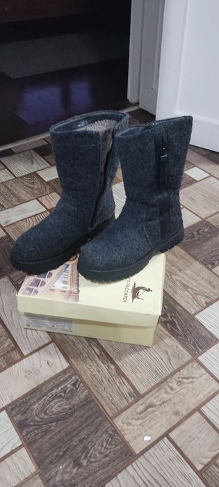 Продам зимние сапожки